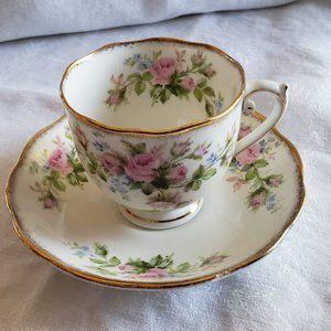 Vintage Roslyn China England Moss Rose pattern teacup and saucer floral cup